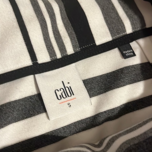 CABI SKIRT SIZE SMALL - Picture 2 of 5